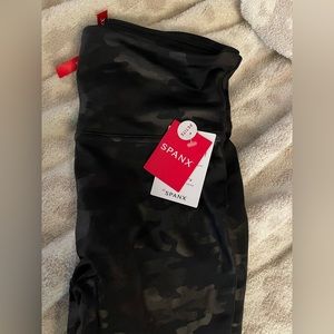 NWT Spanx matte camo leggings